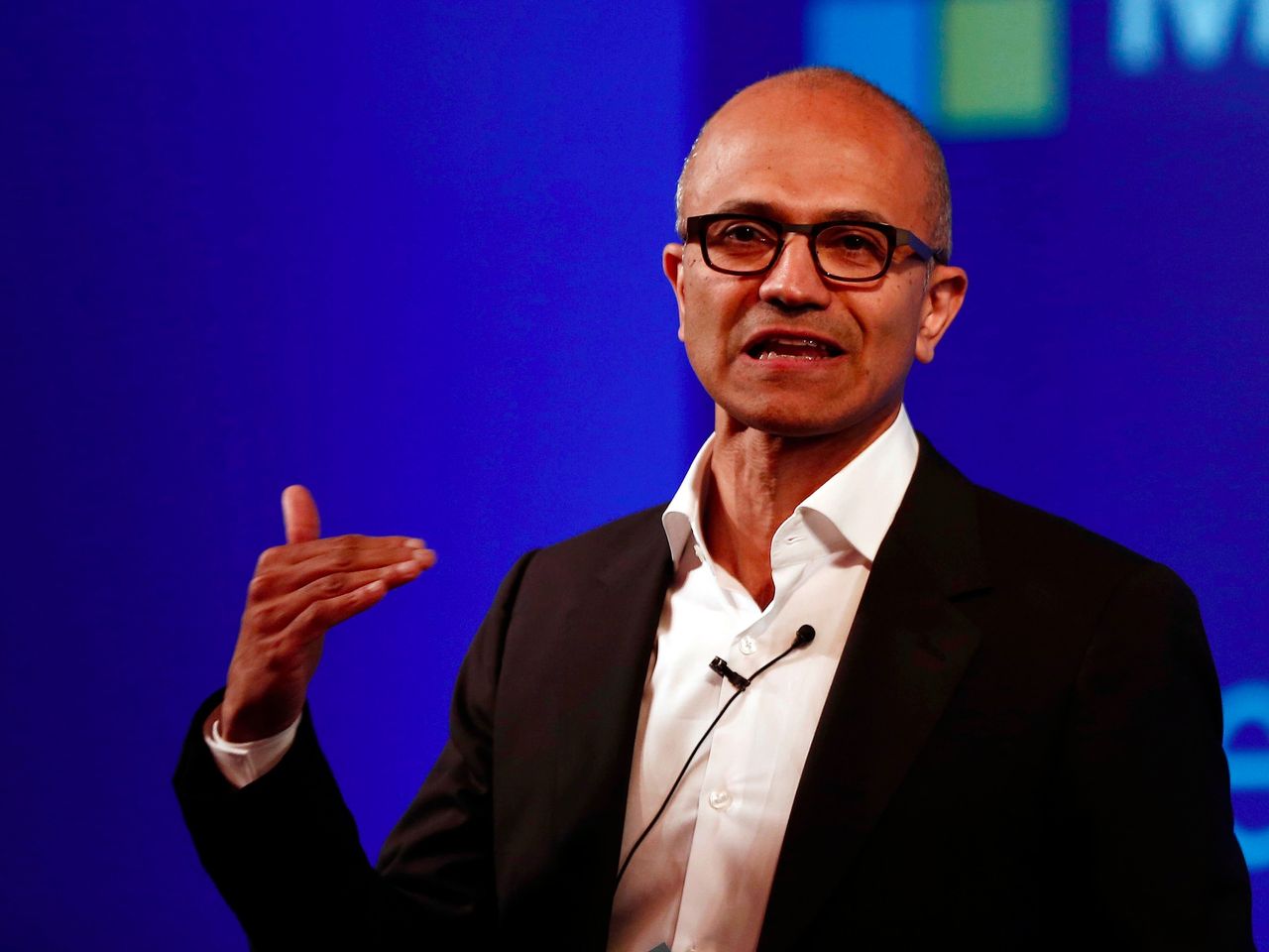 about-700-microsoft-employees-will-be-laid-off-next-week-sources-say