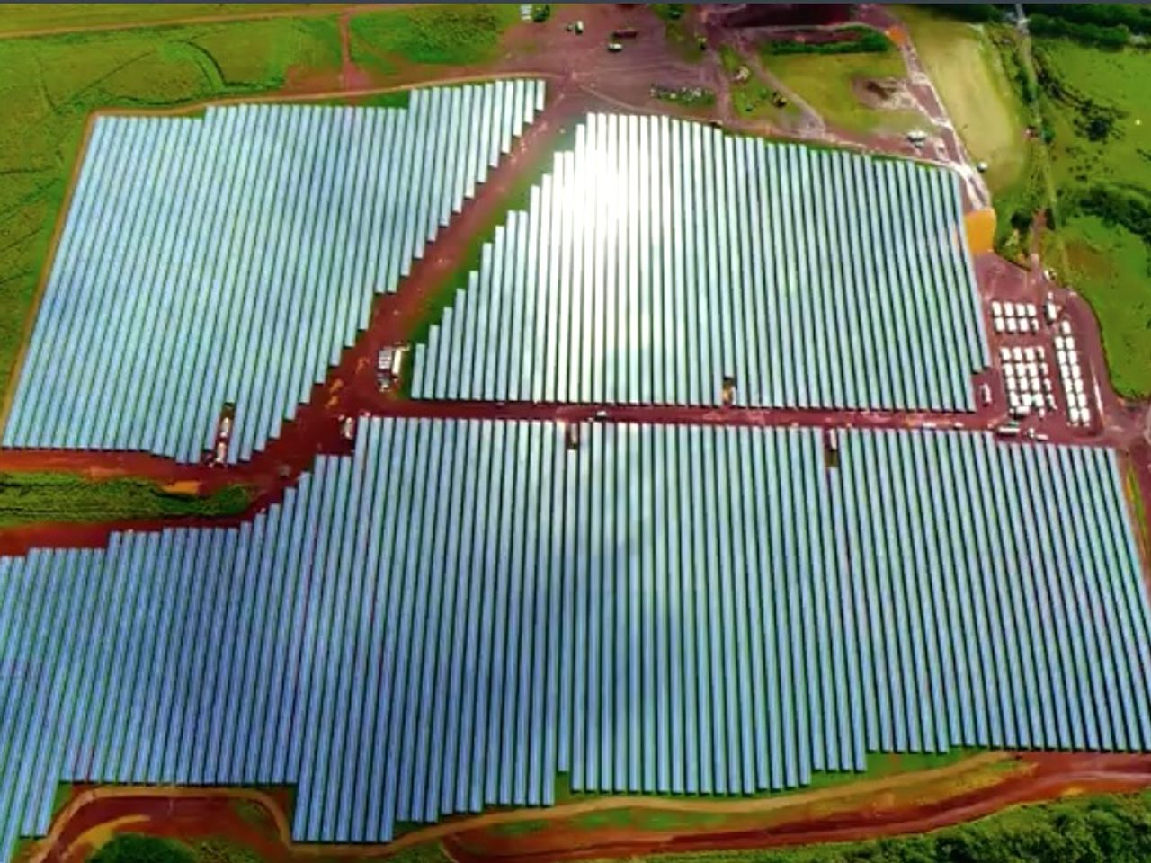 tesla-is-powering-the-hawaiian-island-of-kauai-with-more-than-54000-solar-panels