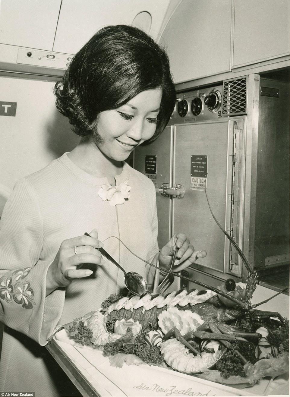 エコノミークラスとファーストクラス、機内食格差はなぜ起きた