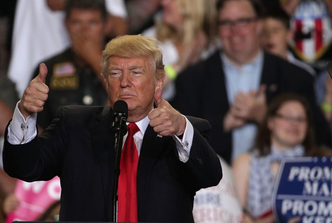 4月29日、就任100日を記念したペンシルベニア州での集会でのトランプ大統領