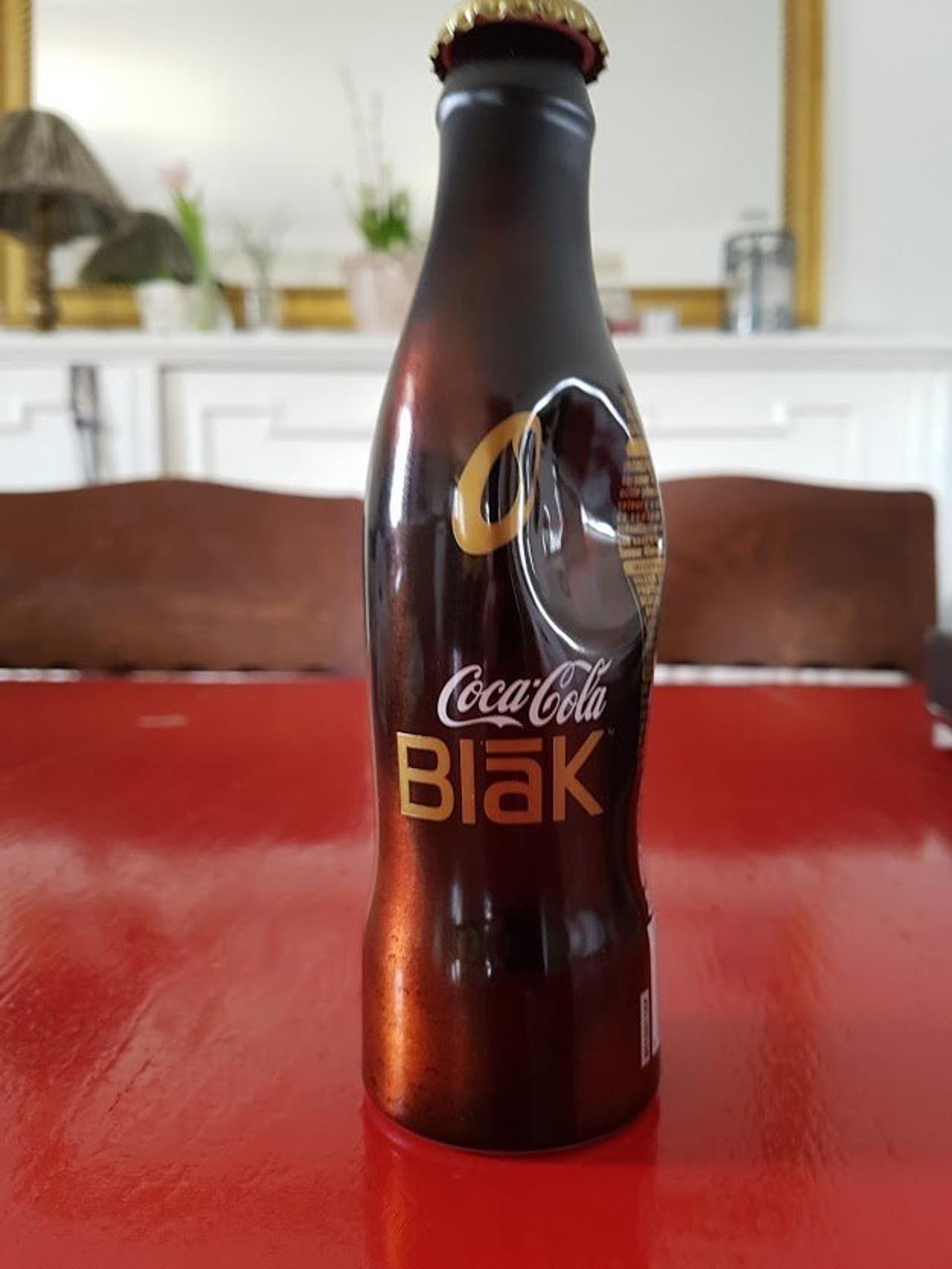 コーヒーフレーバーのコーラ｢Coke Blak｣