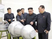 核開発計画を視察する金正恩朝鮮労働党委員長