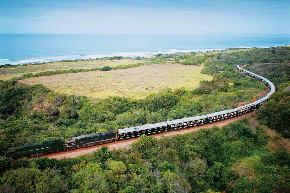 最高の旅を約束！ 死ぬまでに乗っておきたい世界の鉄道12選 | Business 