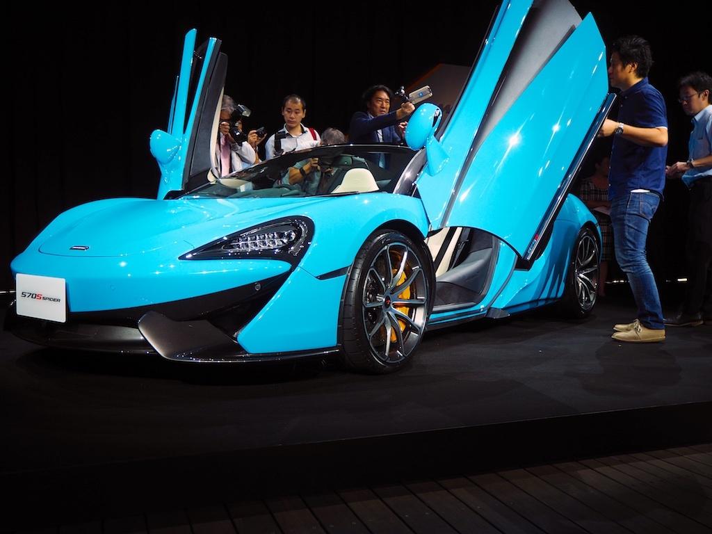 お値段28,988,000円（税込）のマクラーレン「570Sスパイダー」が国内