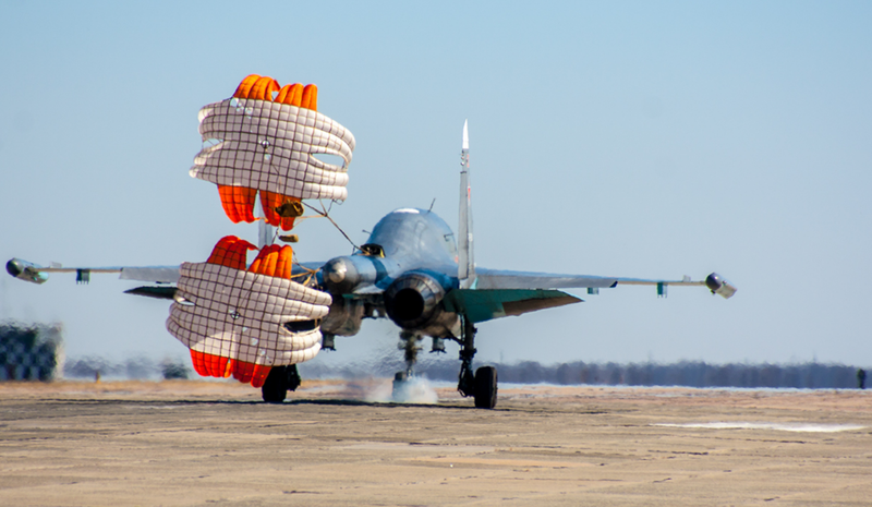 ユニークな並列座席、ロシアが誇る戦闘爆撃機スホイ34とは ユニークな並列座席、ロシアが誇る戦闘爆撃機スホイ34とは