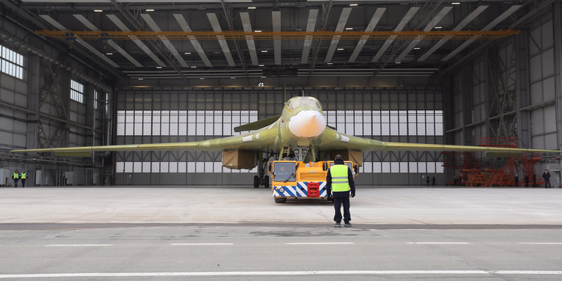 ロシアが公開、新型の超音速戦略爆撃機「Tu-160M2」 | Business ロシアが公開、新型の超音速戦略爆撃機「Tu-160M2」 | Business