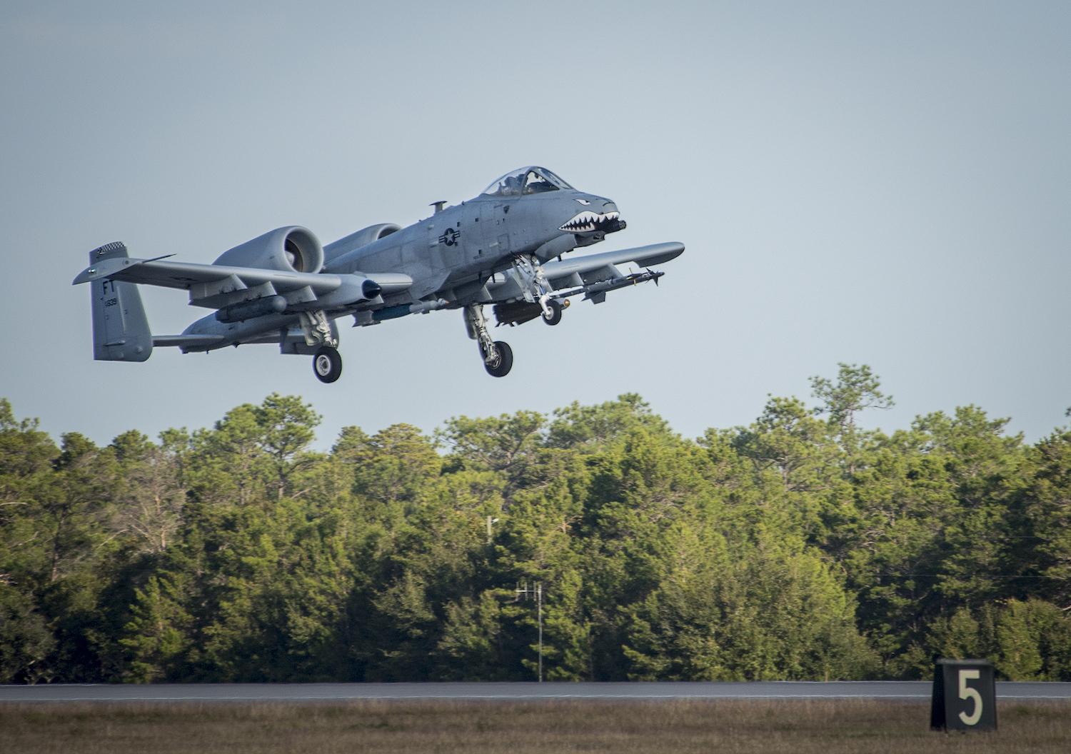 伝説の攻撃機｢A-10 サンダーボルトII｣、ユニークさゆえに40年以上も最