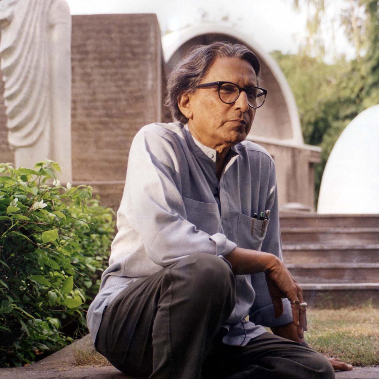 インドの建築家バルクリシュナ・ドーシ氏。