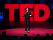 TEDトークで話をするトレイシー・エリス・ロス（Tracee Ellis Ross）氏。