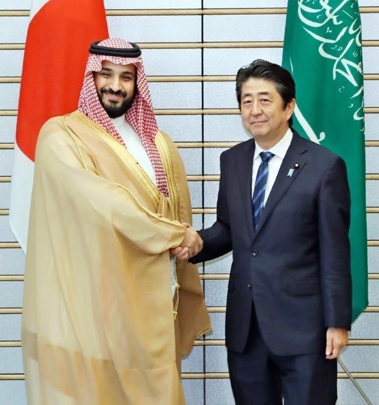 安倍晋三首相とサウジアラビアのムハンマド皇太子