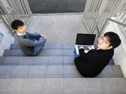 複業研究家の西村創一朗さん（左）と｢天才プログラマー｣矢倉大夢さん（右）