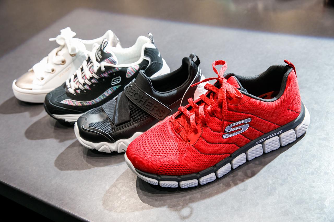 SKECHERSのフットウェア