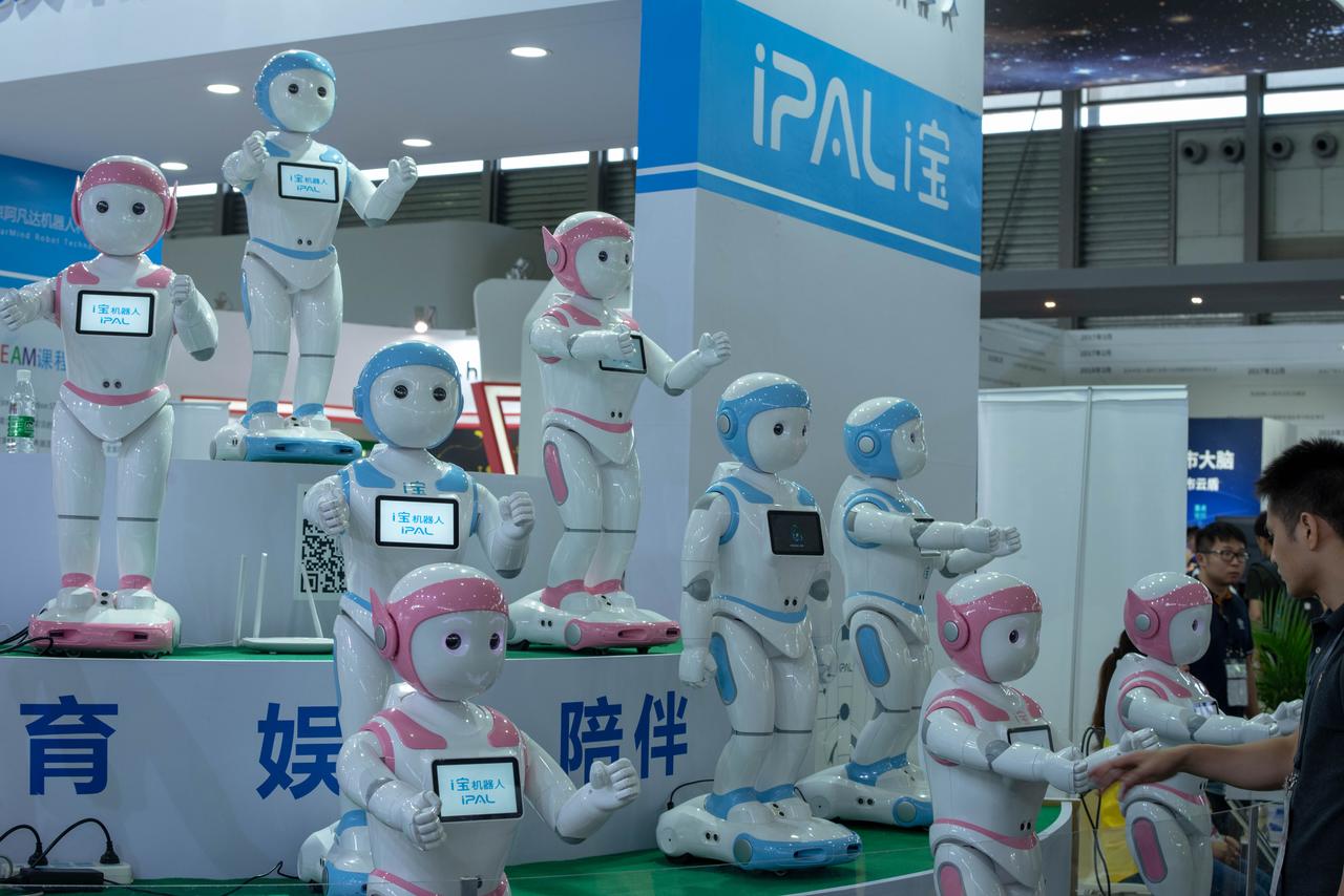 AvatarMindのヒト型ロボット｢iPAL｣