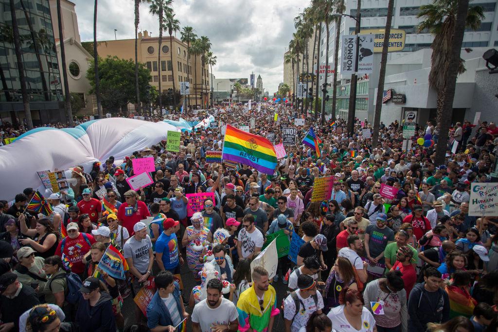 今さら聞けない？ LGBTプライド月間について知っておくべき6つのこと