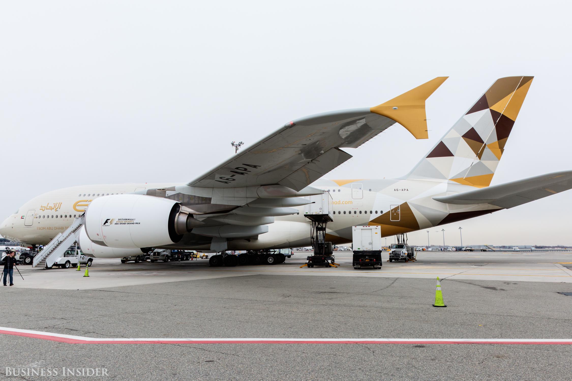 誰でもok✨ドバイ ETIHAD航空／Airbus a380  巨大Model Etihad Airways Airbus A380 Airplane Model (16CM) – Aviation Shop