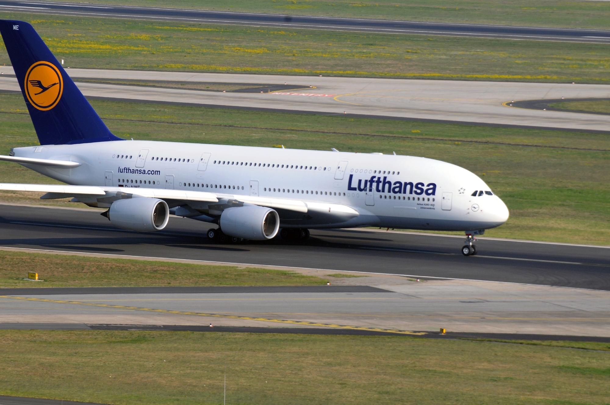 誰でもok✨ドバイ ETIHAD航空／Airbus a380  巨大Model 1:160 Etihad Airways Airbus 380 Airplane Model 18
