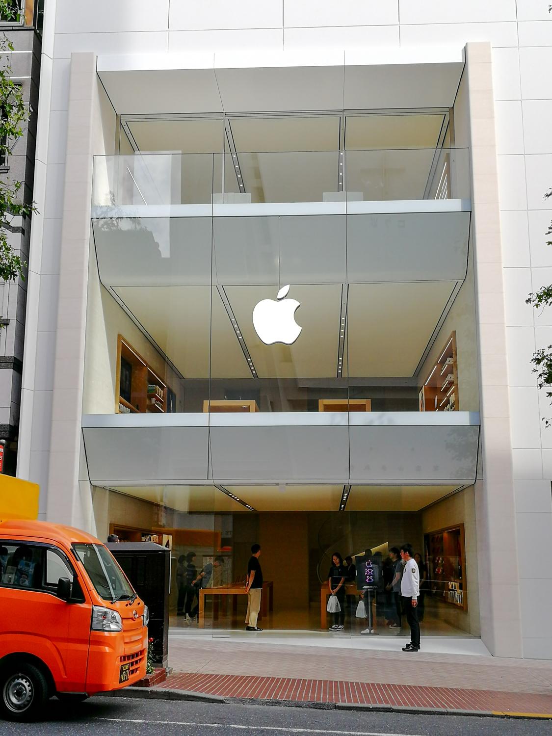 iPhone XR発売と同時復活、新生「Apple 渋谷」はココが変わった ── 4