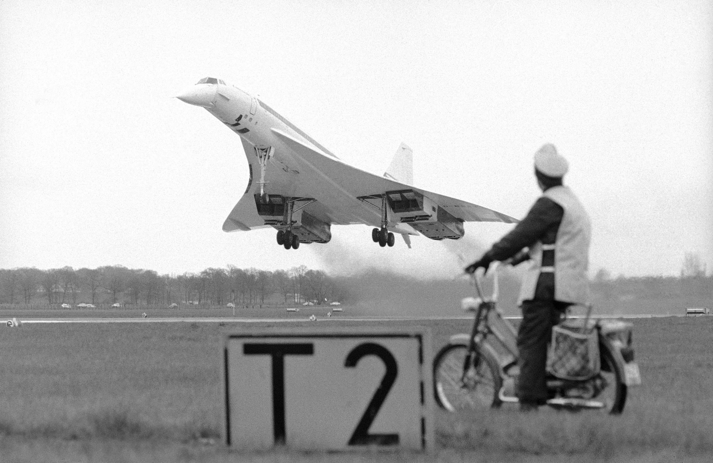 稀覯本　コンコルド最後の夏　Concorde The Last Summer 52年間勤務した後、コンコルドは2021年にロンドン・ヒースロー空港で
