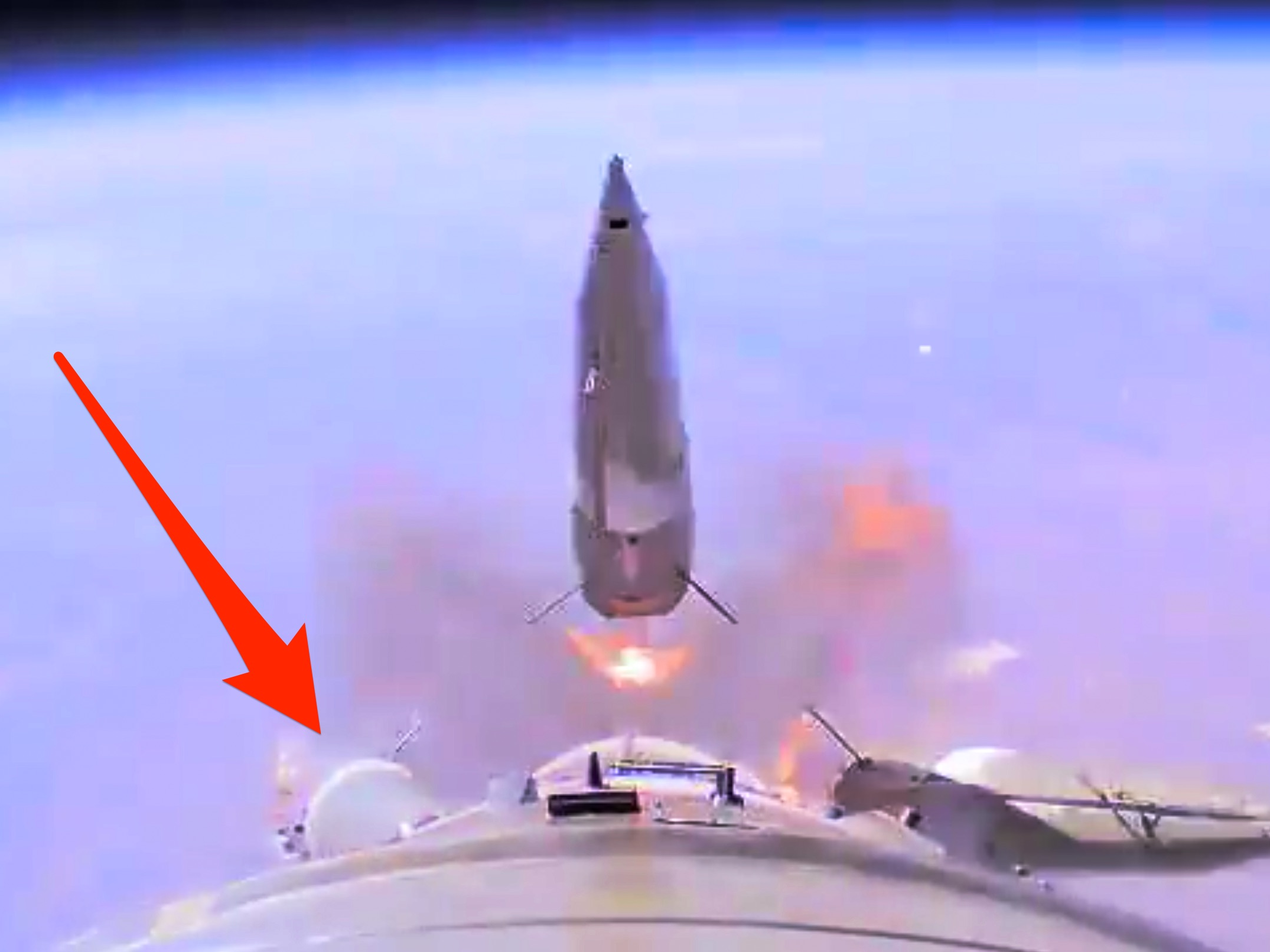 ソユーズ打ち上げ失敗の瞬間を捉えた動画