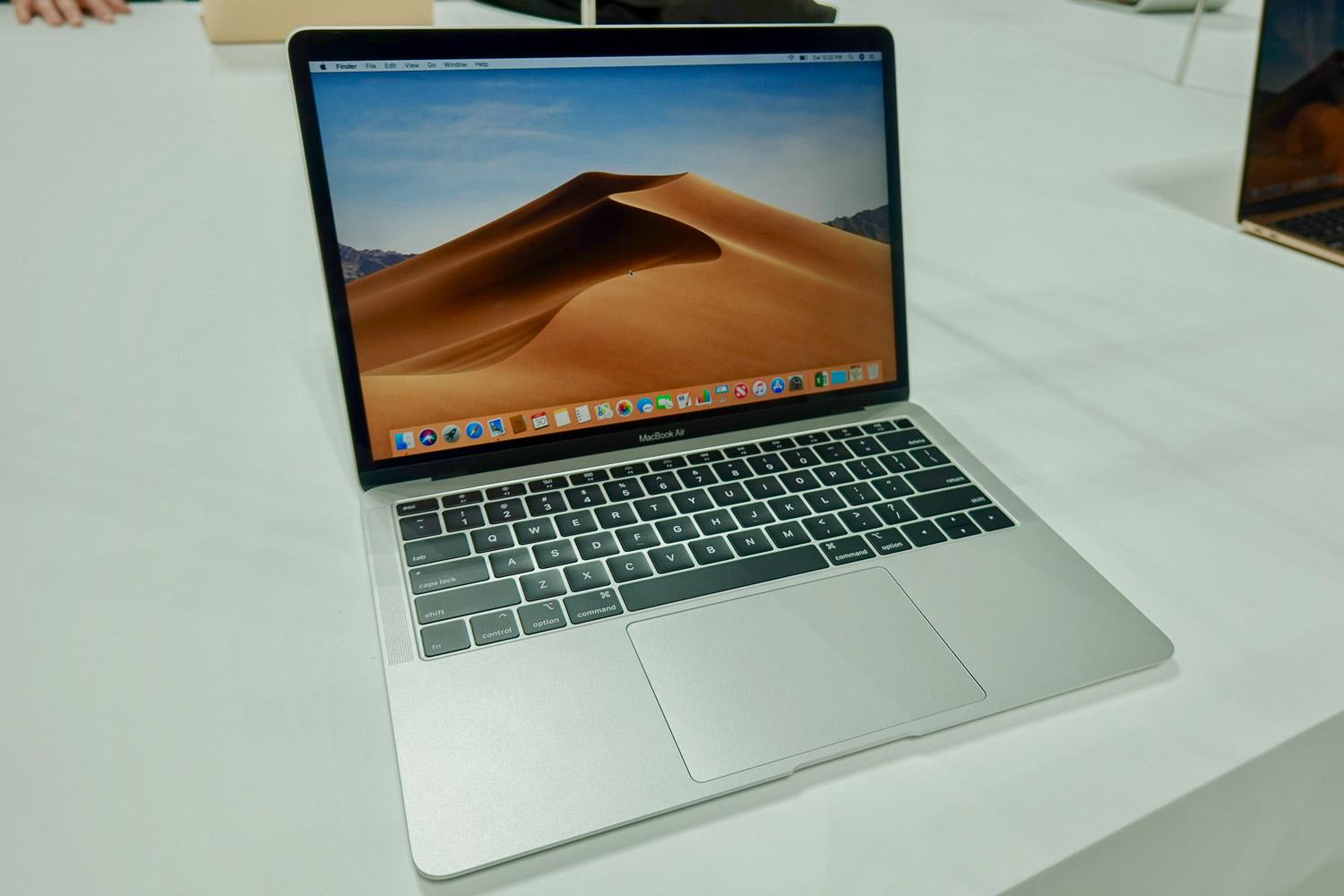 現地レビュー】｢新MacBook Air｣は再び“定番”に返り咲けるか？ ── 11