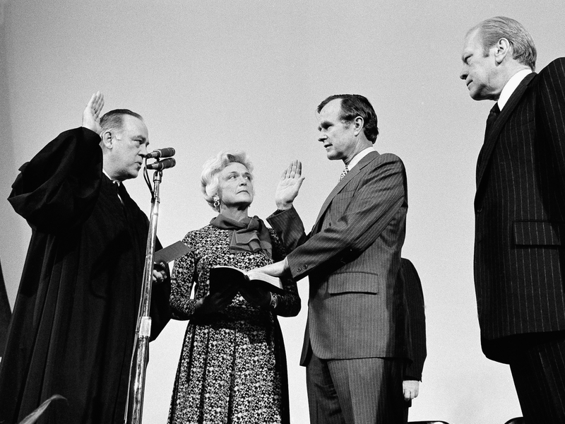 写真で振り返る、ジョージ・H・W・ブッシュ元大統領の人生と彼が 写真で振り返る、ジョージ・H・W・ブッシュ元大統領の人生と彼が