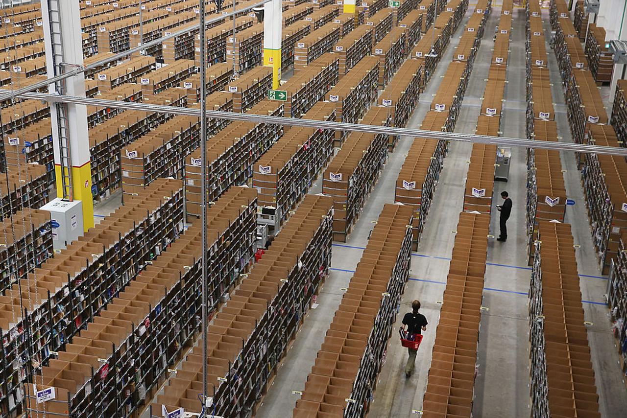 アマゾンの物流センター