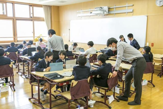 マイクラを小学校に導入した英語教諭が語る 教えない教育 が育むもの Business Insider Japan