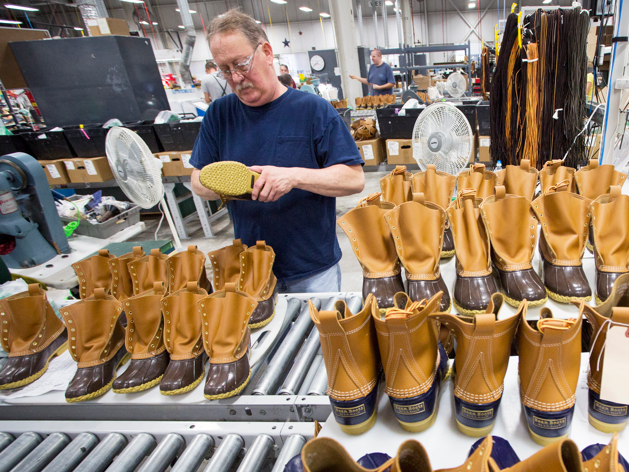 エルエルビーンの有名なビーン・ブーツは、今もメイン州にある2つの工場で作られている。