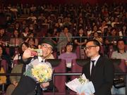上海国際映画祭と同時期にある上海・日本映画週間の上映イベント｢こんな夜更けにバナナかよ 愛しき実話｣で、前田哲監督（写真右）と松竹の石塚慶生チーフ・プロデューサーが舞台挨拶。