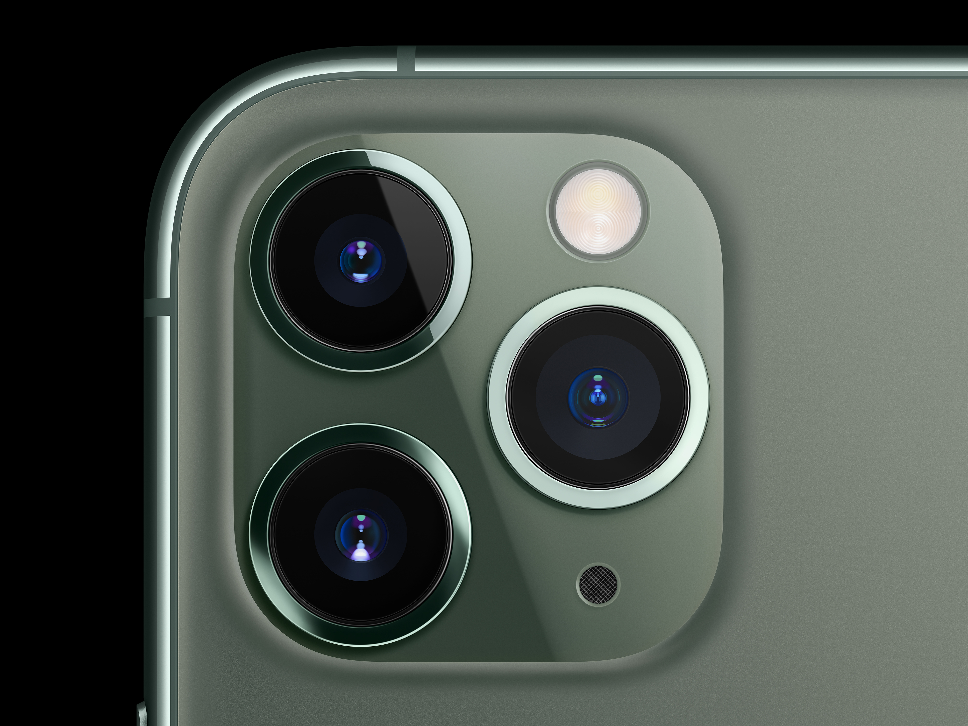 9月10日にアップルが発表したiPhone 11 Proは3眼カメラ搭載。
