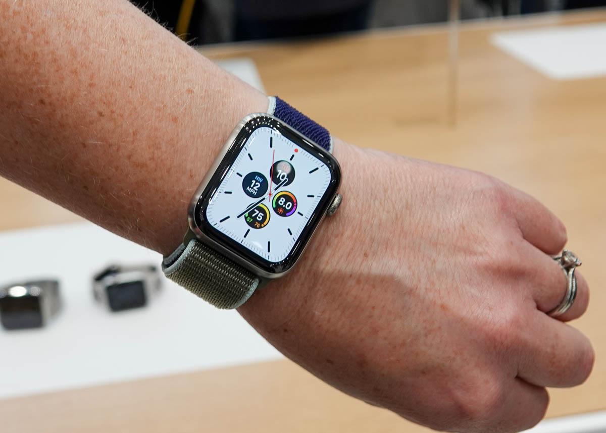 チタンの魅力に前のめり｣Apple Watch 5実機インプレ。気になる“常時 