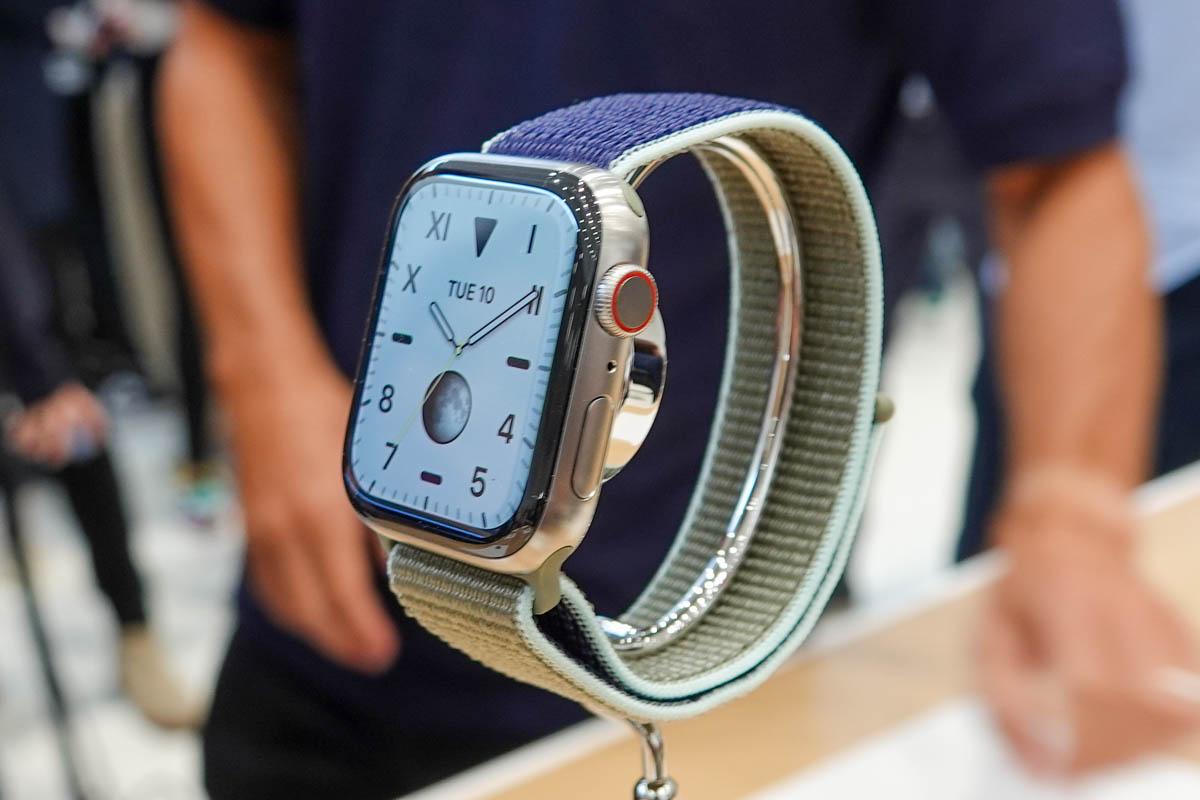チタンの魅力に前のめり｣Apple Watch 5実機インプレ。気になる“常時 