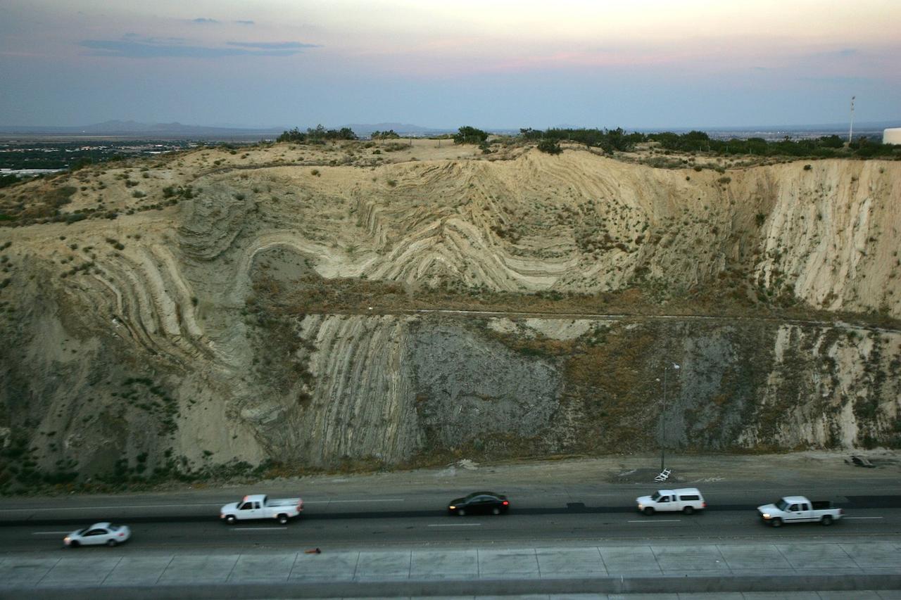 いつかは起こる巨大地震…カリフォルニアでM8級地震の可能性ある断層に動き