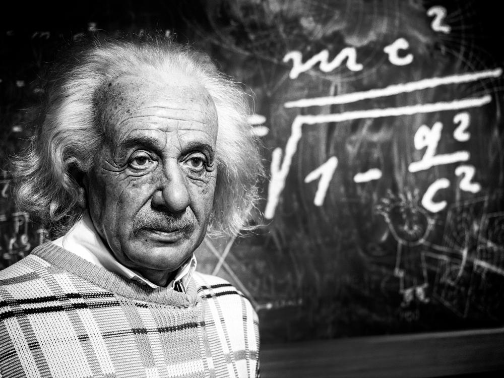 アインシュタインの手紙や論文38件競売、数百万円の値打ちも