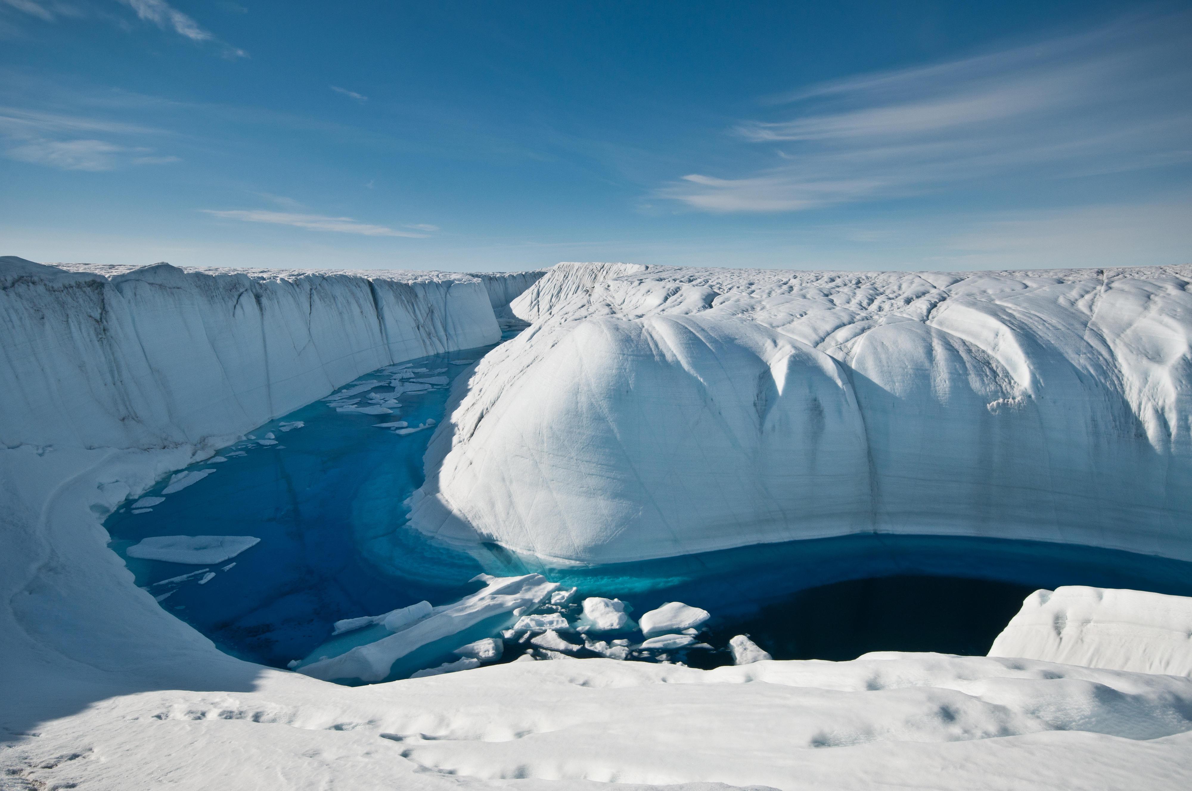 氷床と万年雪などで有名な世界最大の島グリーンランド 99年前のシロクマさんの硬貨 氷床と万年雪などで有名な世界最大の島グリーンランド 99年