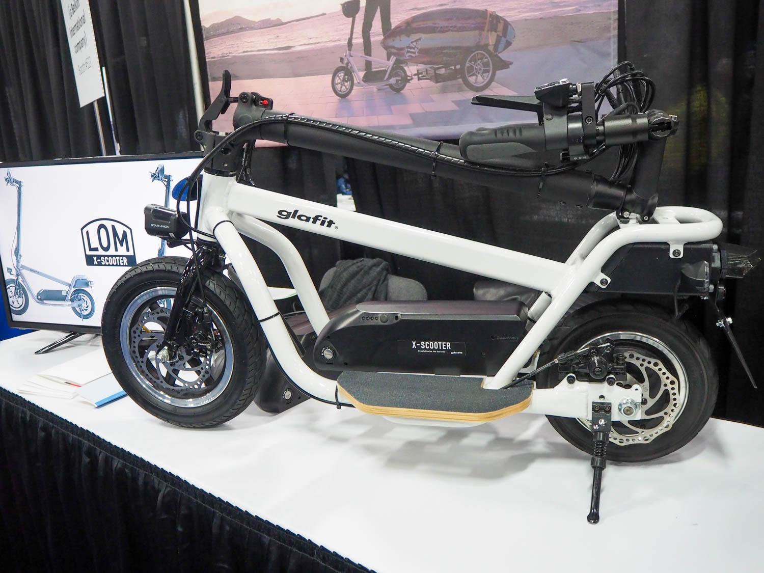 未使用glafit LOM X-SCOOTER グラフィット glaflit グラフィット X