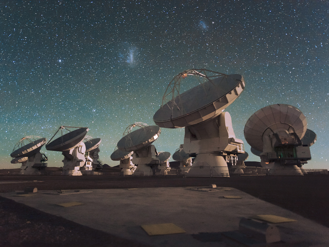 生命の素は、生まれたばかりの恒星から彗星に乗ってやってきた | Business Insider Japan 生命の素は、生まれたばかりの恒星から彗星に乗ってやってきた | Business Insider Japan