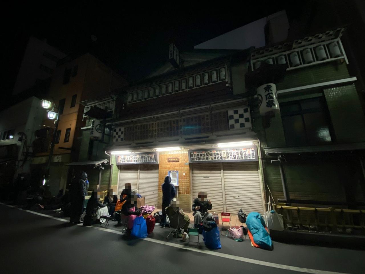 朝5時半の時点で40人ほどが列を形成。人気ぶりが伺える。（＊編集部で画像を一部加工しています）