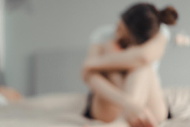 女性