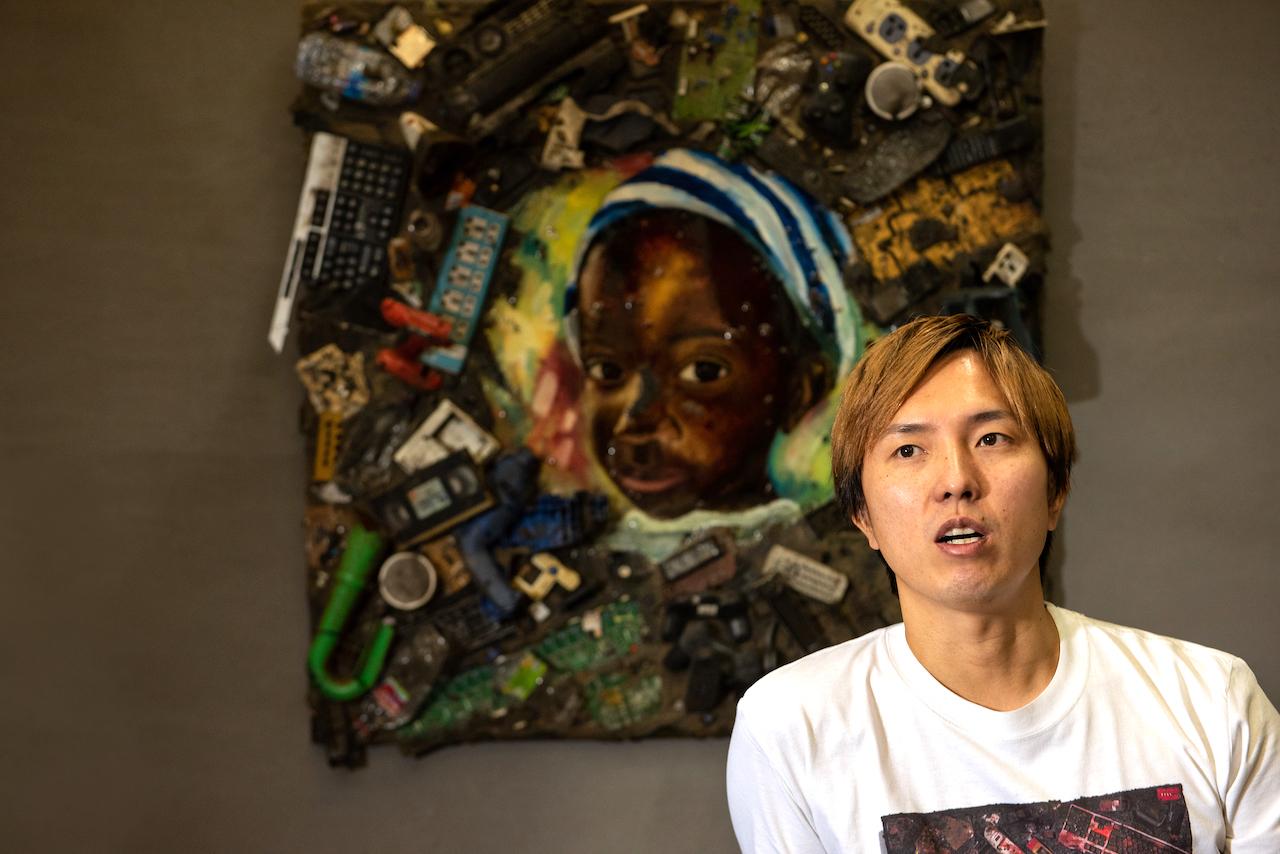 現代アーティスト・長坂真護1】「ガーナのゴミ」がなぜ1点500万円の