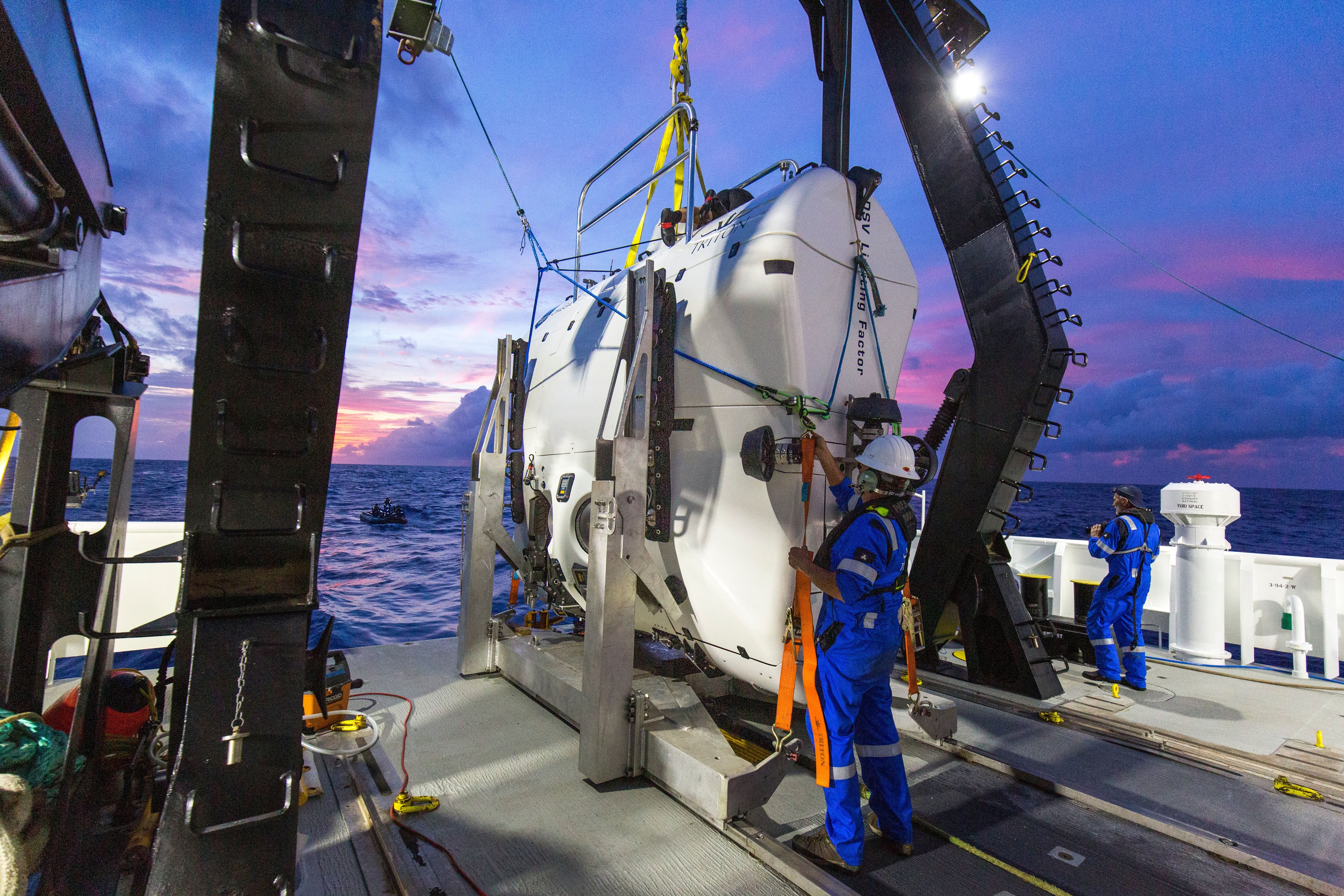 マリアナ海溝の最深部に到達！ アメリカ人女性として初めて宇宙遊泳を