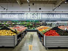 アマゾン初の食品スーパー｢Amazon Fresh｣がオープン、のぞいてみた