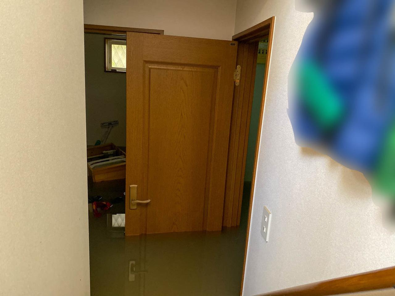 床上140センチ浸水した自宅