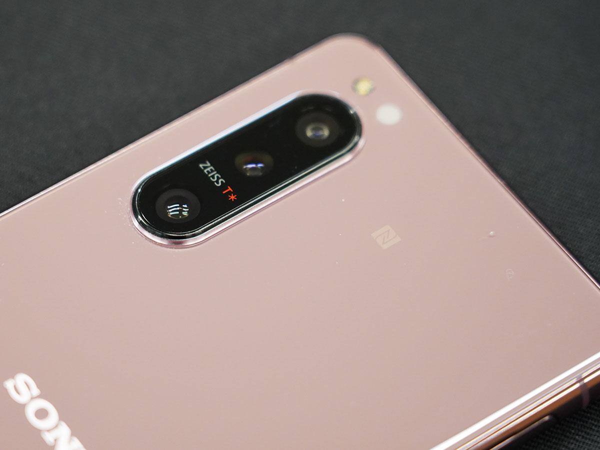 ソニーのコンパクト端末の新型「Xperia 5 II」が今秋登場。性能は