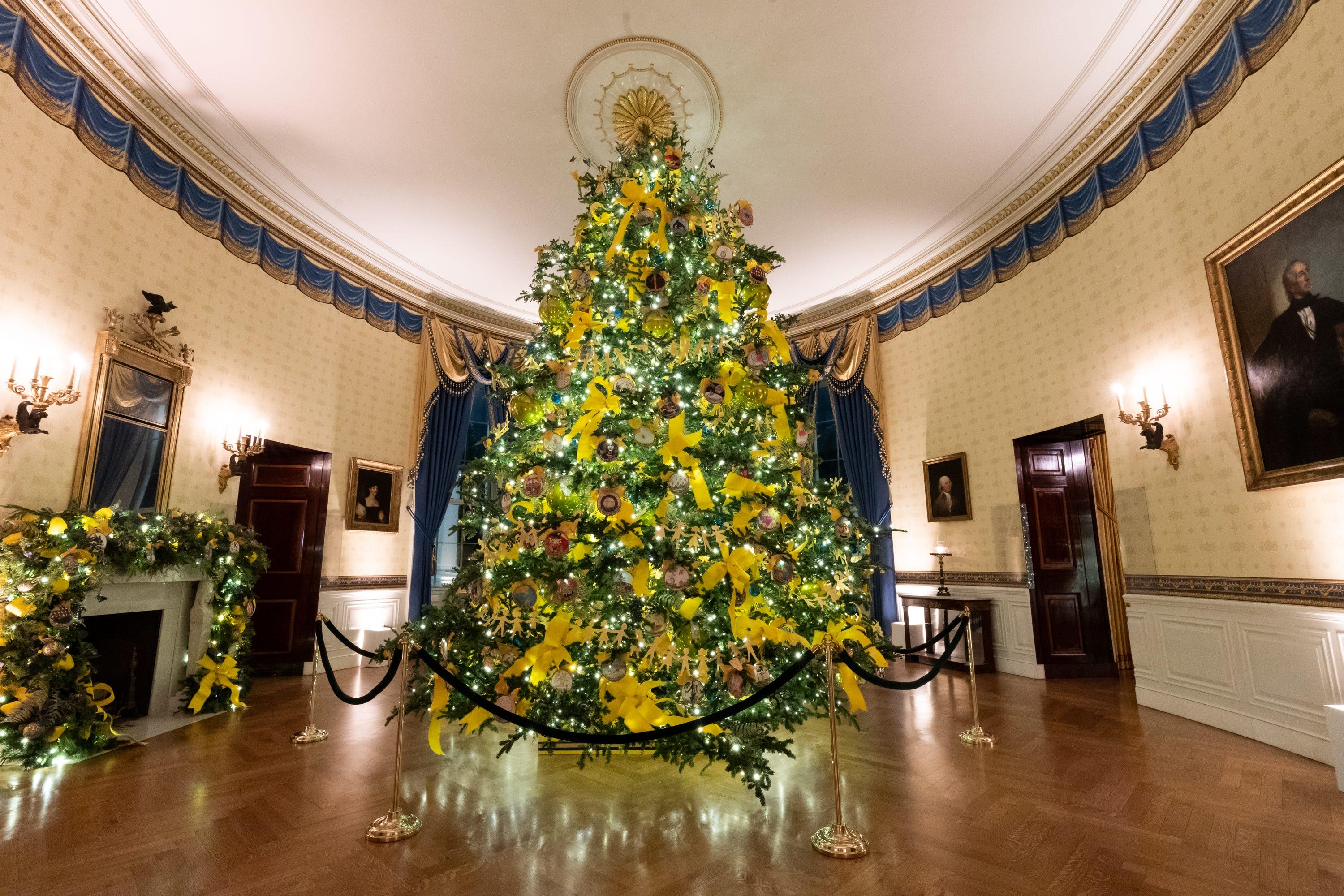 メラニア夫人が｢最後の｣飾りつけ…ホワイトハウスのクリスマス
