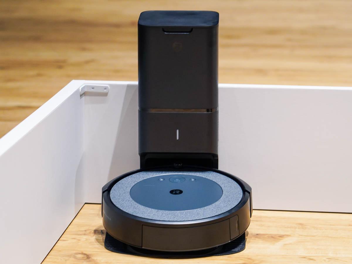 Roomba i3+本体 クリーンベース(自動ゴミ収集機) - 掃除機