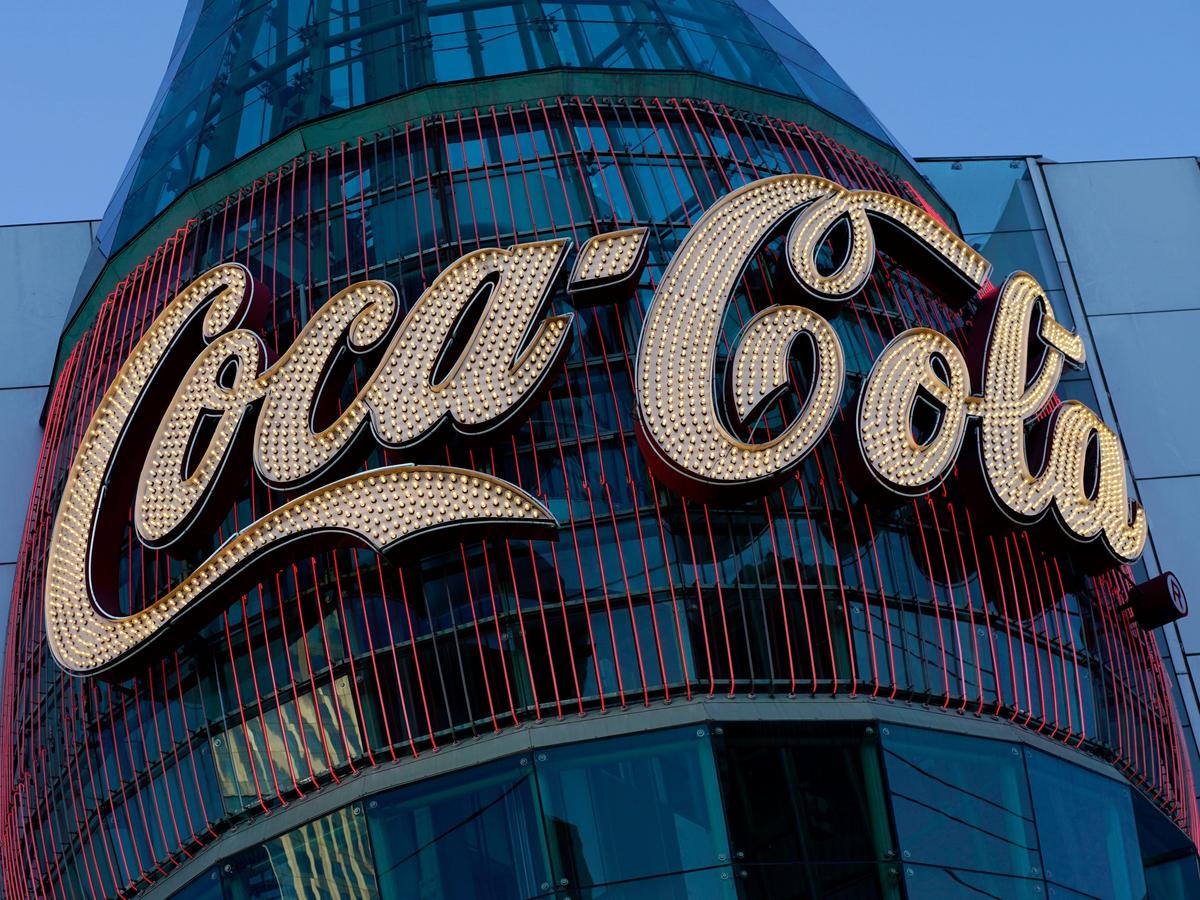 スターバックス、ペイパル、コカ・コーラなど、ビットコインによる決済を受け入れる企業が増加 | Business Insider Japan