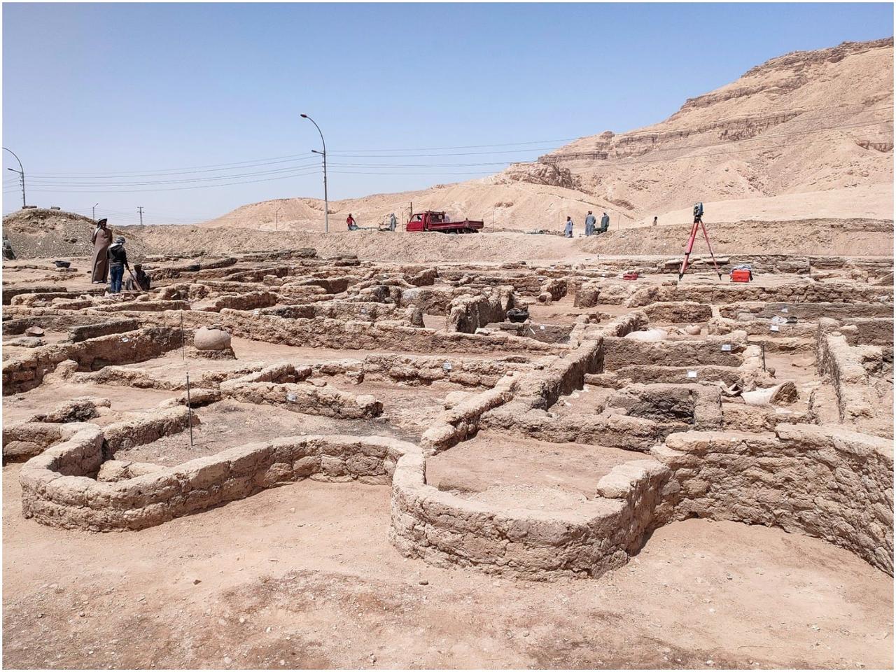 7カ月間の発掘作業を経て、古代都市の遺構が現れた。