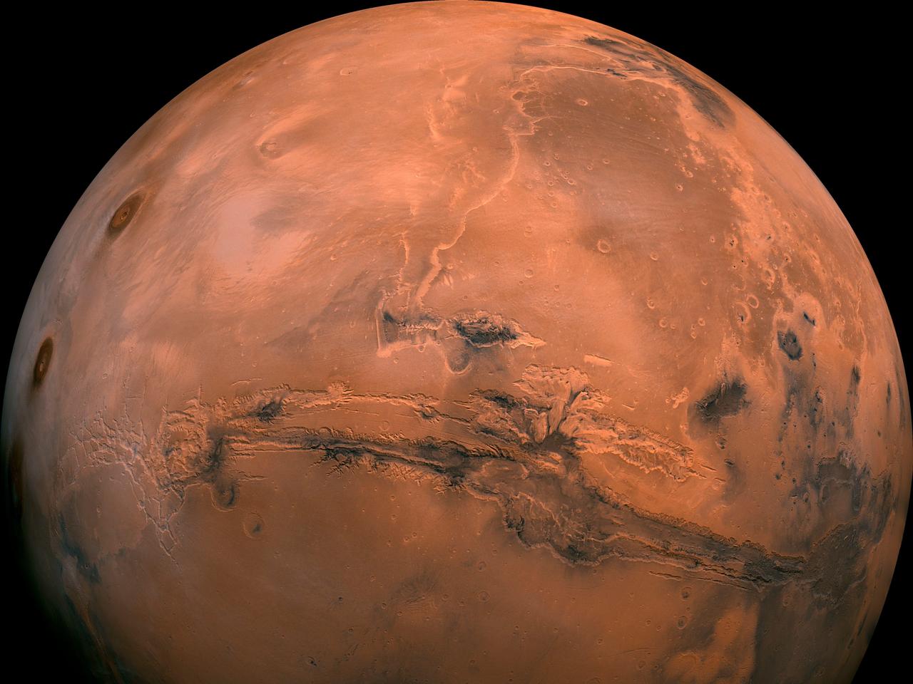 1970年代にNASAのバイキング計画で撮影された100枚以上の火星の写真から作成された画像。