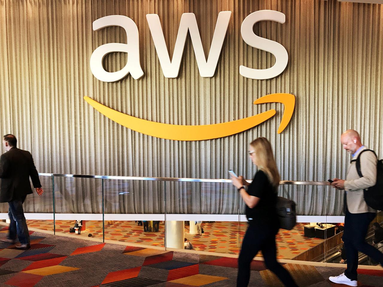 AWS ロゴ